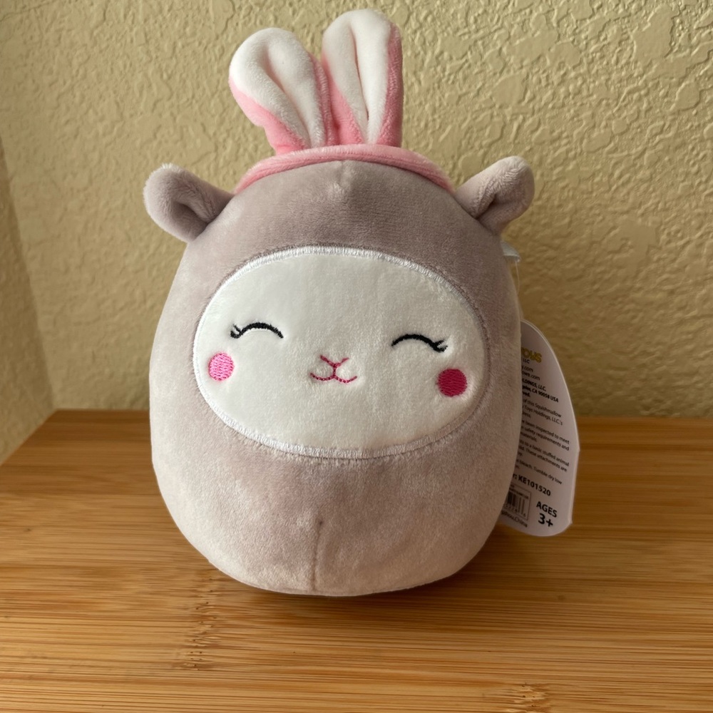Squishmallow mini, Sophie, Easter Edition, 5 inches ✨NWT✨ ❗️SMOKE FREE HOME❗️